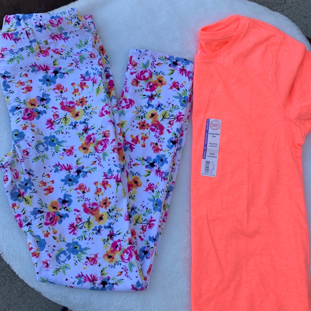 🎈Girls set of floral pants and peach T-shirt